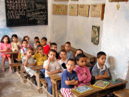 Elk schoolgaand kind in Marokko kan vanaf 20 september een uurtje langer slapen voor school.